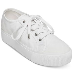 Never worn Steven Madden Emmi Platform sneakers